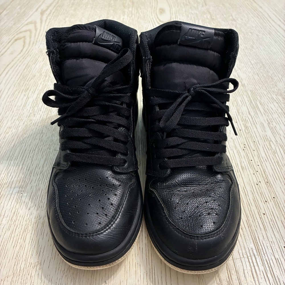 Men’s Nike Jordan 1 Retro High OG Perforated (Back/White) - Picture 2 of 16